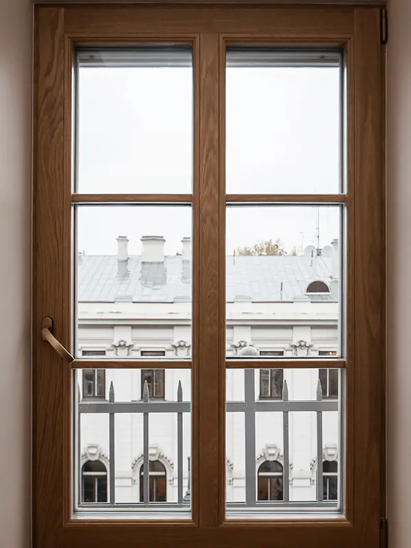 Деревянные и дерево-алюминиевые окна, двери и фасады